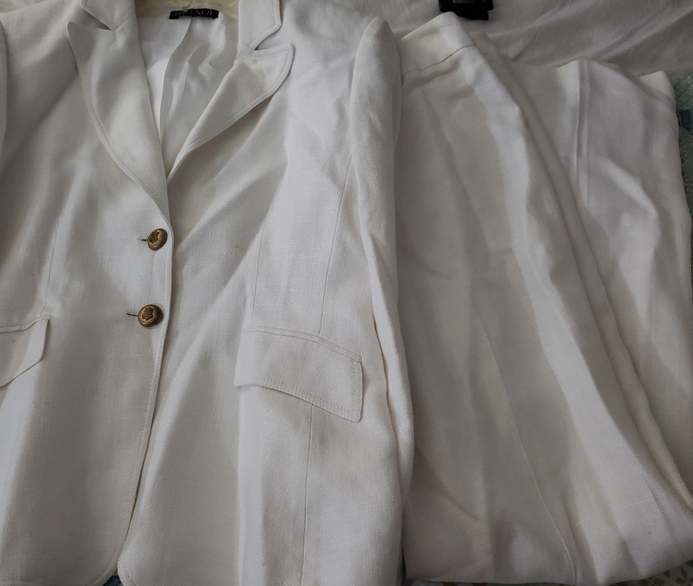 Tahari business suit